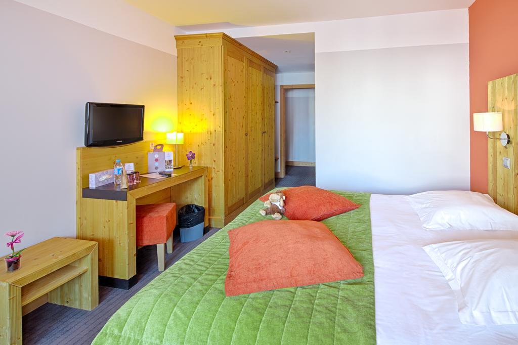 Hotel Les Bruyeres Les Menuires Екстериор снимка